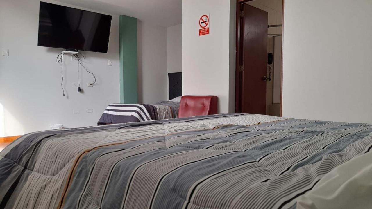 Venecia Hotel Carrion Trujillo Extérieur photo