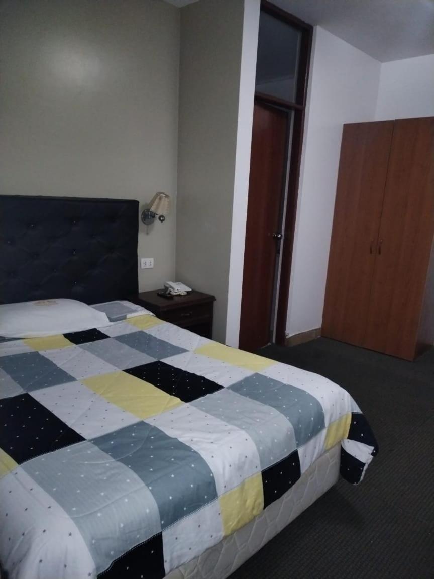 Venecia Hotel Carrion Trujillo Extérieur photo