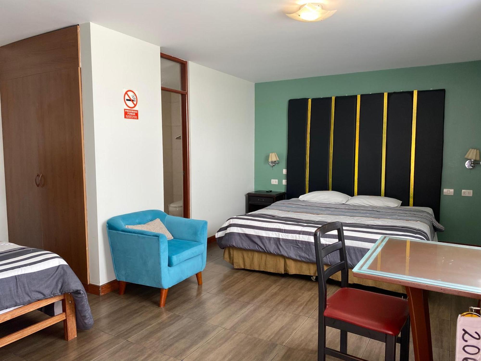 Venecia Hotel Carrion Trujillo Extérieur photo