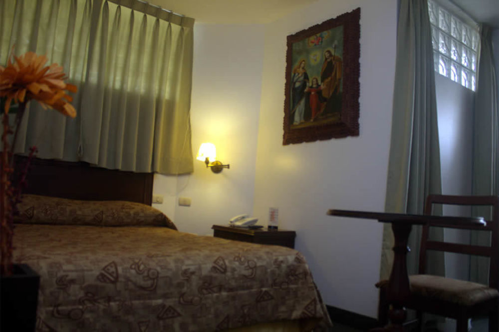 Venecia Hotel Carrion Trujillo Extérieur photo