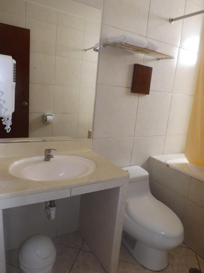 Venecia Hotel Carrion Trujillo Extérieur photo