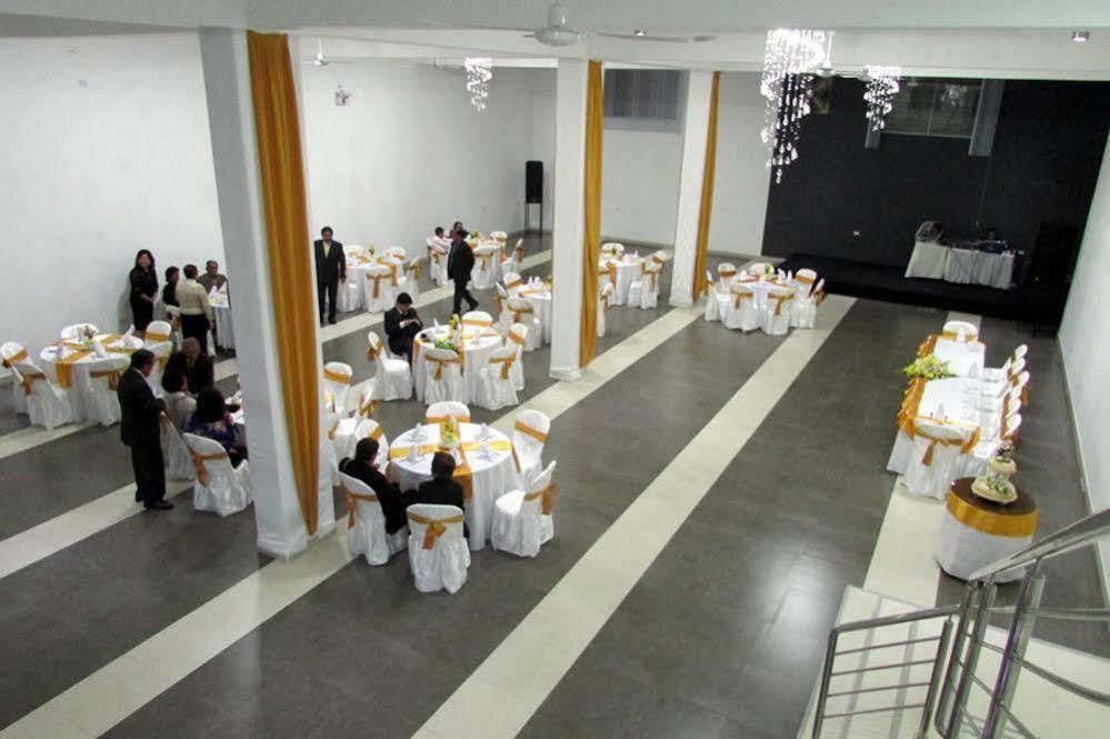 Venecia Hotel Carrion Trujillo Extérieur photo